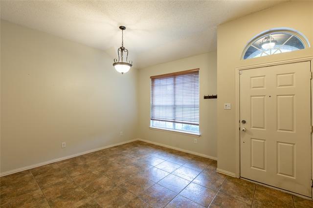 Building Photo - 3713 Pinetree Dr