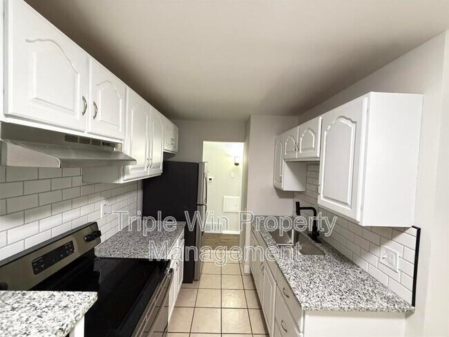 Building Photo - 10805 Landseer Dr