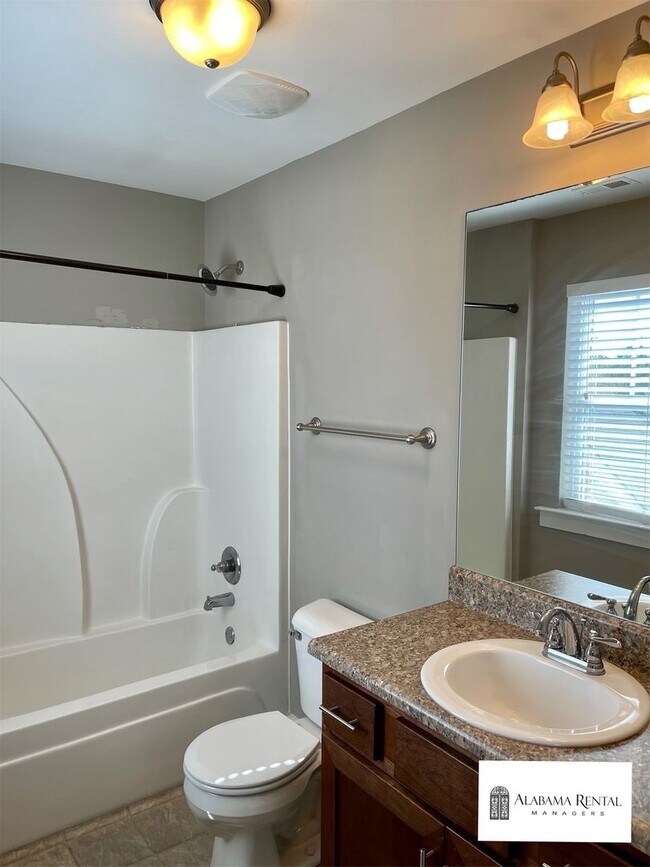 Building Photo - Townhome for rent in Chelsea!  Available to View Now!!!  DEPOSIT PENDING!!!
