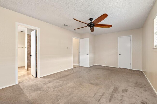 Building Photo - 1714 Shadowview Dr