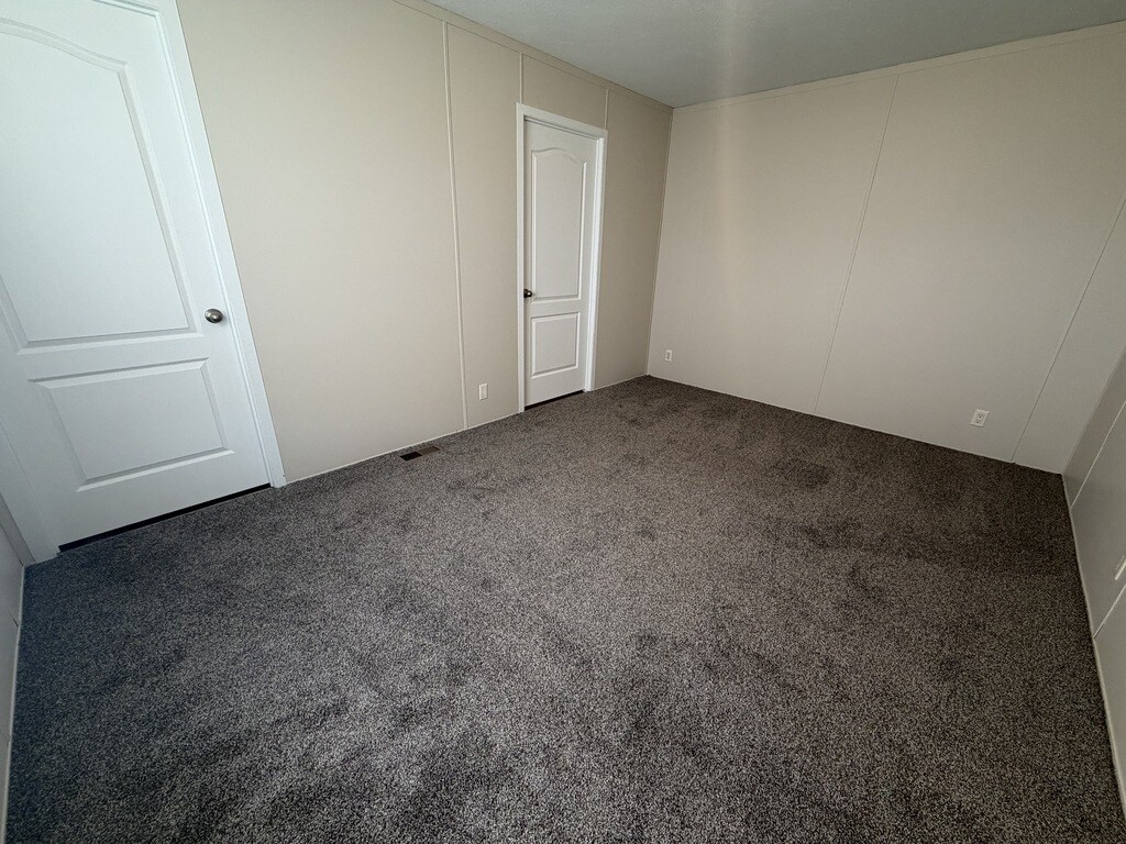 Building Photo - 38052 Johannes Dr