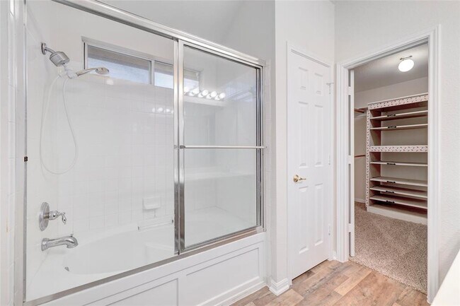 Building Photo - 324 Avalanche Ave