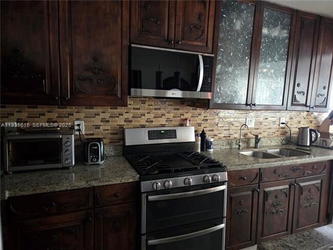 Building Photo - 301 SW 5th St