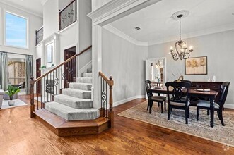 Building Photo - 940 Redwing Dr