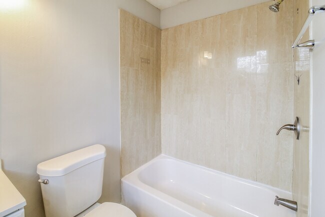 Building Photo - 110 Lupine Ct
