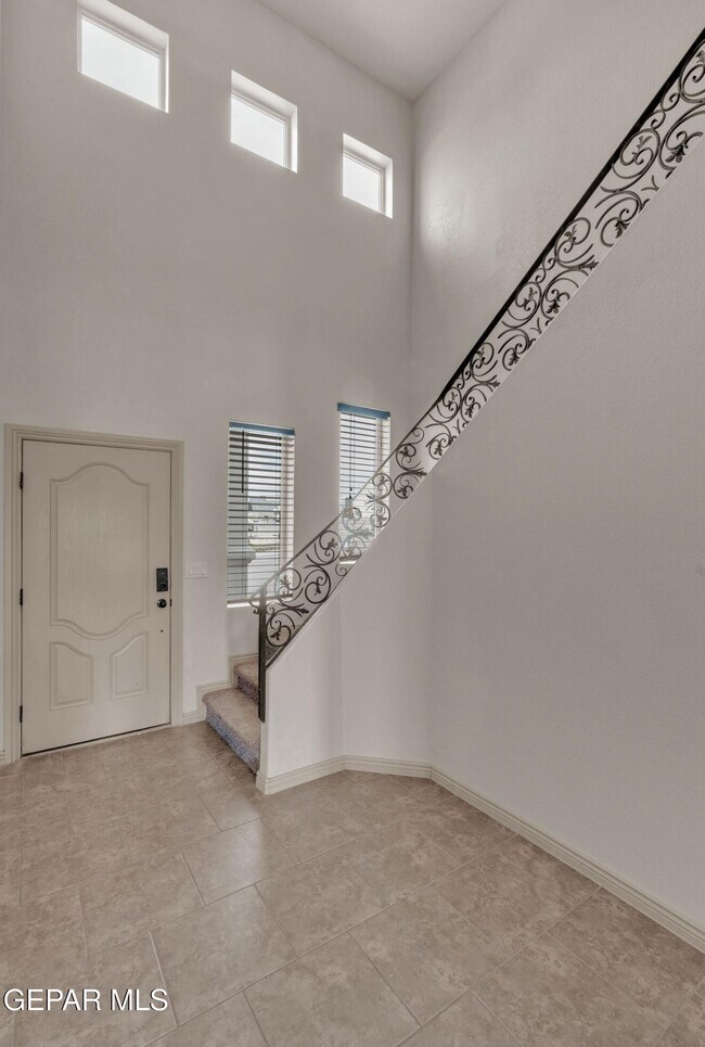 Building Photo - 11714 Dos Palmas Dr