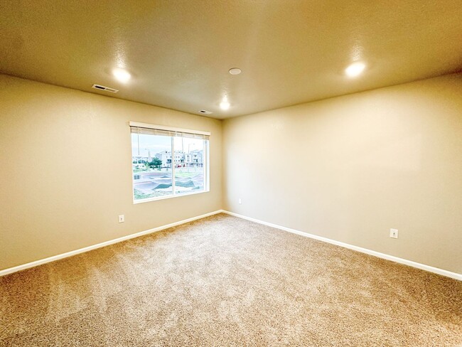 Building Photo - Brand New 3BR in the Brook at Via Varra No...