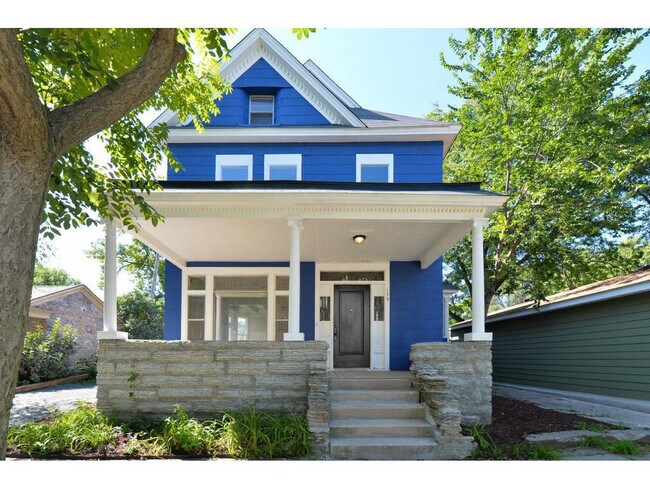 Primary Photo - 159 Western Ave S