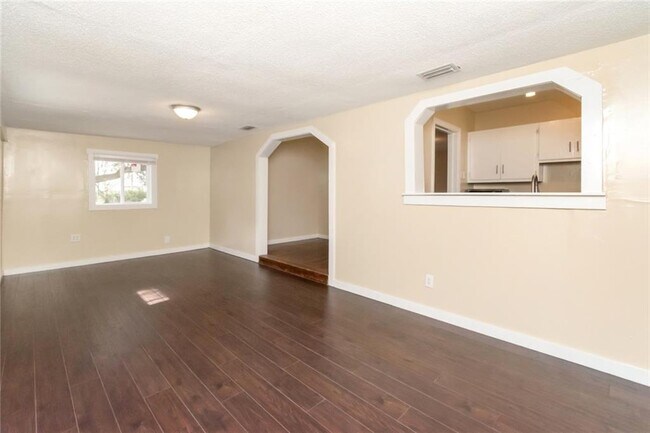 Building Photo - 112 Shell Rd Pl