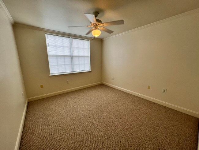 Building Photo - 555 Wingspan Way