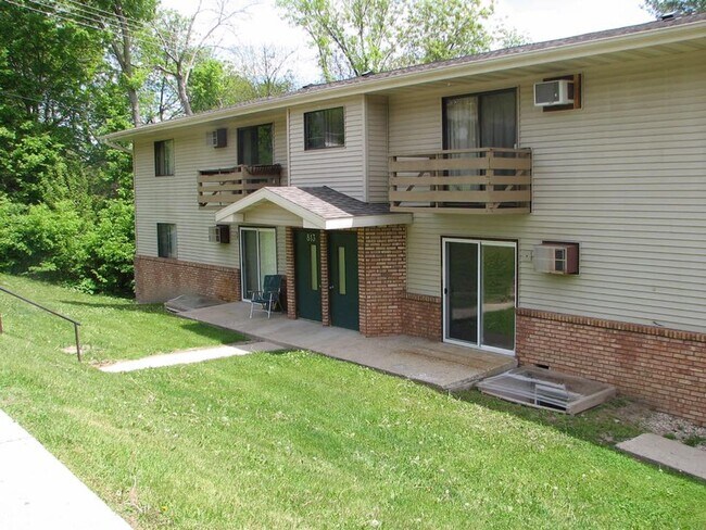 Building Photo - 813 Lincoln Ave