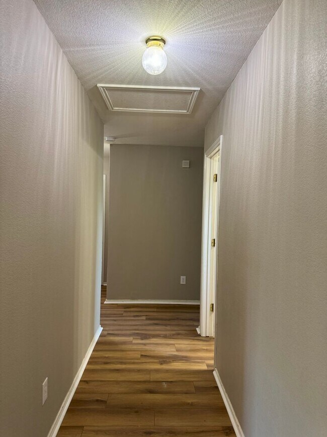 Building Photo - 10115 Colt Crossing