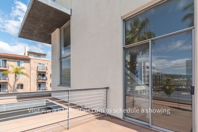 Building Photo - Loft Condo with Views & Deck