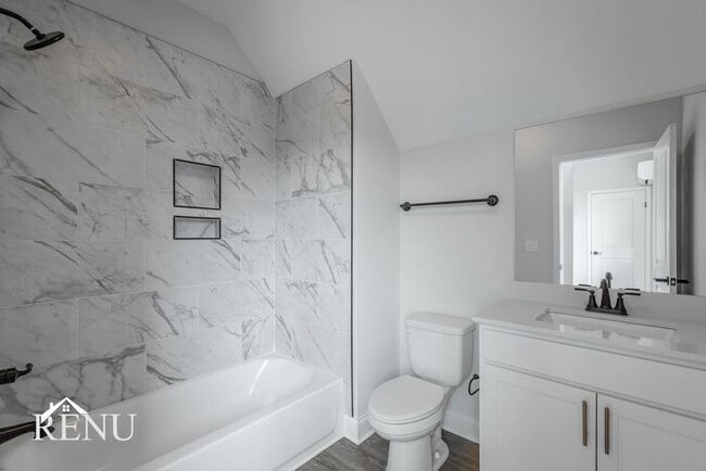 Building Photo - 5653 Sofias Cir