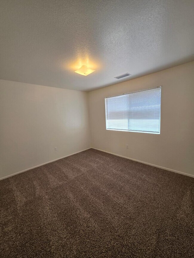 Building Photo - 627 S Azure Dr