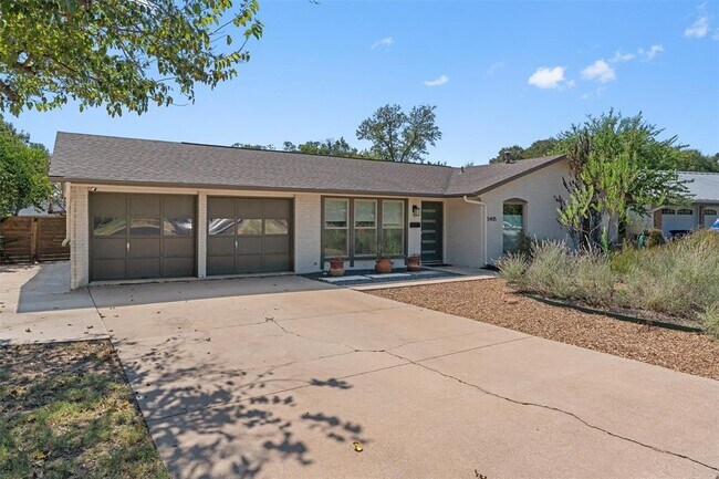 Building Photo - 5405 Fairmont Cir