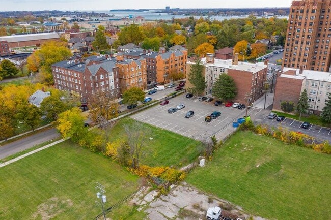 Building Photo - 1141 Holcomb St