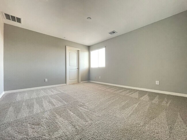 Building Photo - Beautiful Gated Henderson Home | 3 Bed/ 2.5 Bath