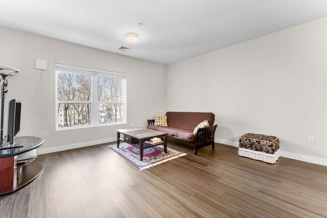 Building Photo - 999 Hancock St