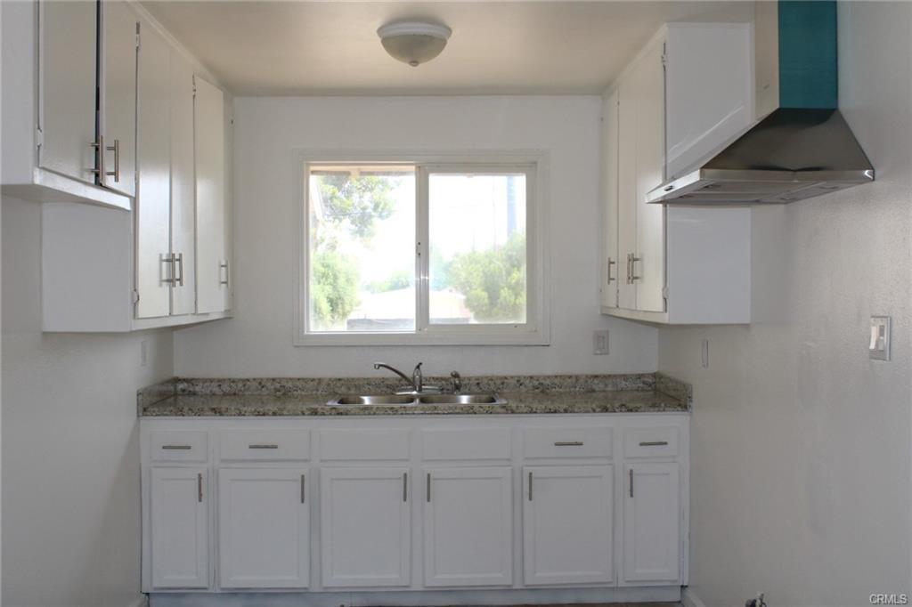 Building Photo - 144 E Avenue Q