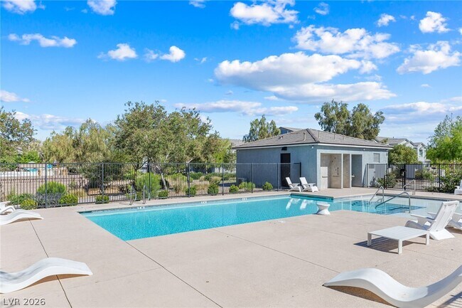 Building Photo - 2860 Sunflower Days Ave