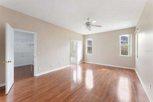 Building Photo - 207 Little Creek Ln