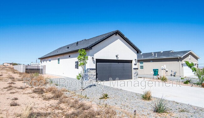 Building Photo - 933 Northern Blvd NE