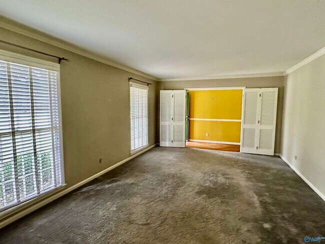 Building Photo - 4010 Medford Dr SE