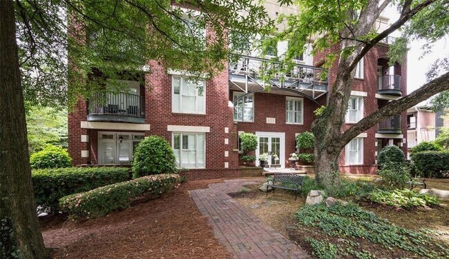 Primary Photo - 416 Queens Rd