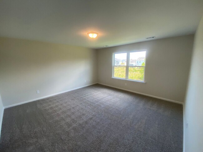 Building Photo - 5 bedroom, 3 bath home in Savannah,Ga for ...