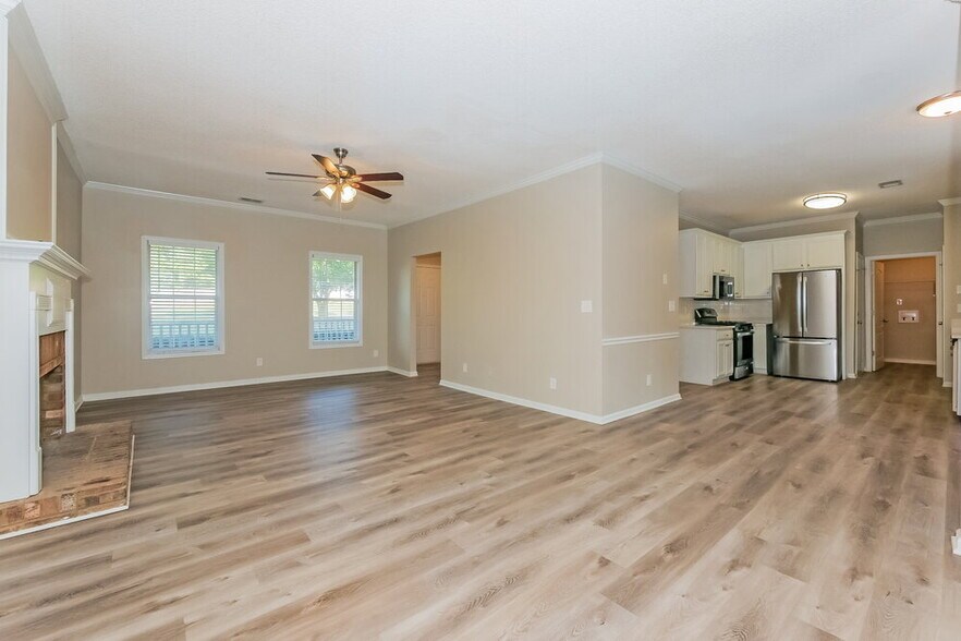 Building Photo - 209 Hunters Chase