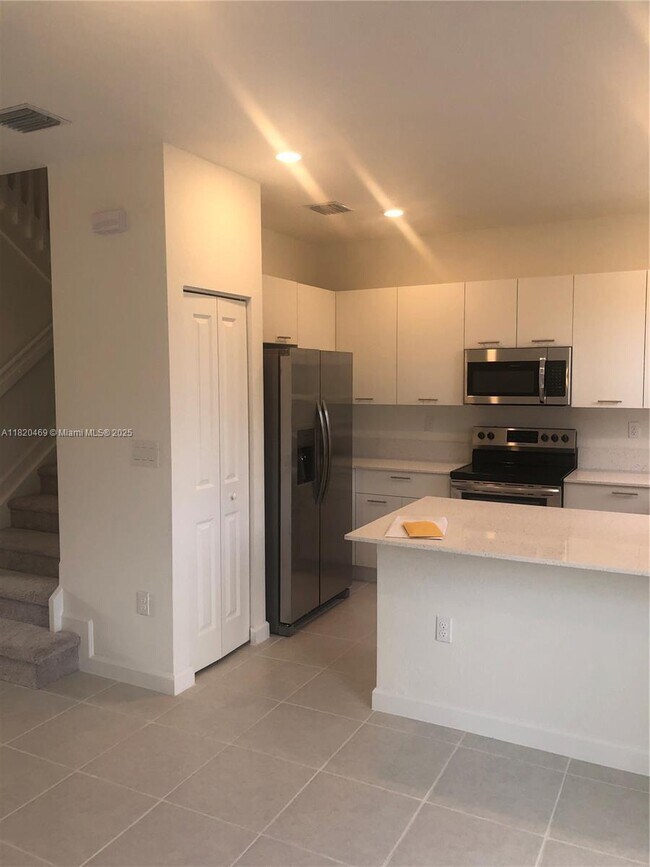 Building Photo - 12353 NW 23rd Ct