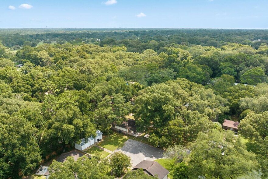 Building Photo - 2001 N 61st Ave