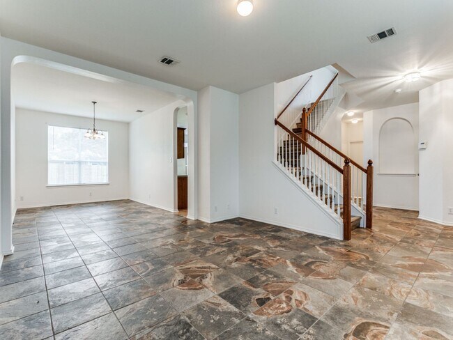 Building Photo - 3/2.5/2 in Cibolo