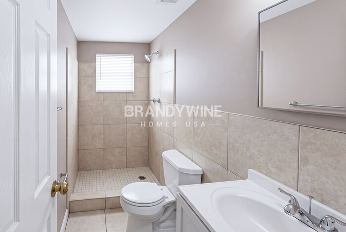 Building Photo - 7815 Treasure Pointe Dr