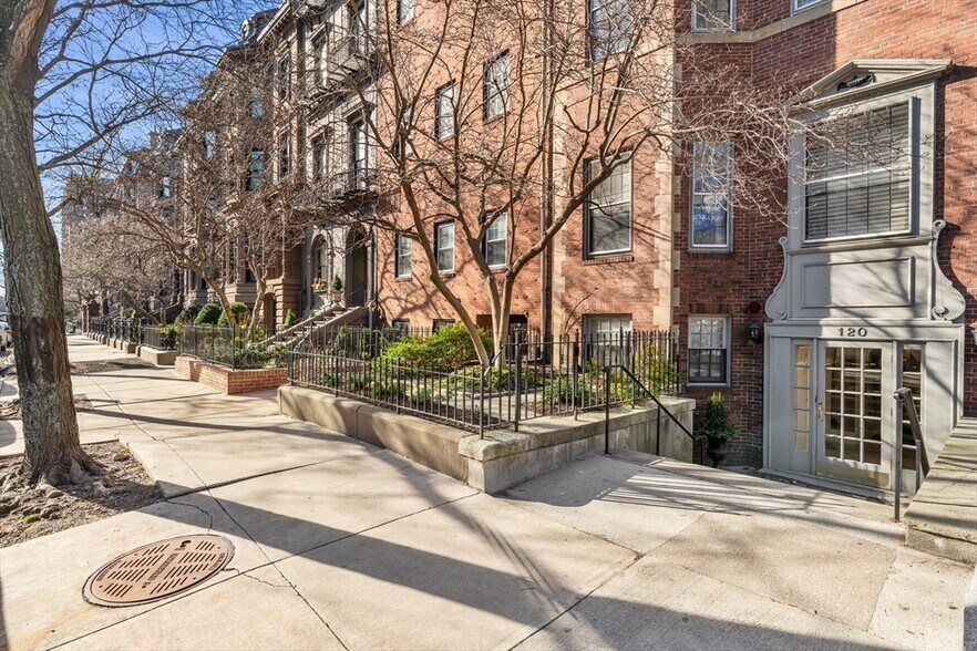 Building Photo - 120 Beacon St