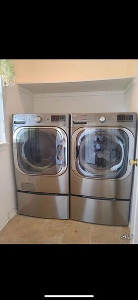 Building Photo - 9615 Croft St S