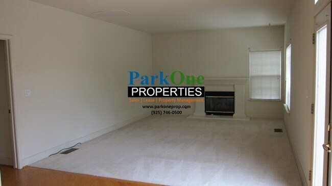 Building Photo - Large Danville Home with Pool