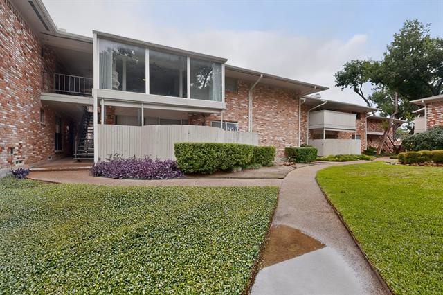 Building Photo - 7812 Royal Ln