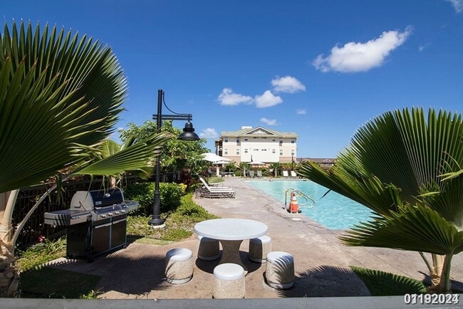 Building Photo - 3bd/2.5ba condo with 2 assigned parking sp...