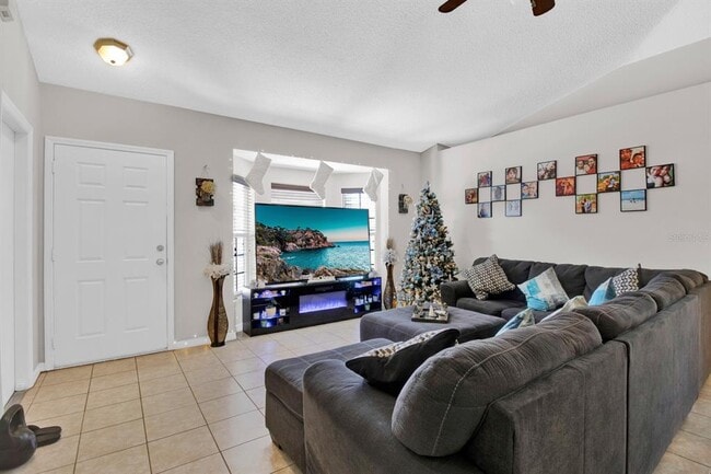 Building Photo - 905 Gascony Ct