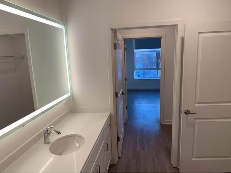 Building Photo - 4743 N Wolcott Ave