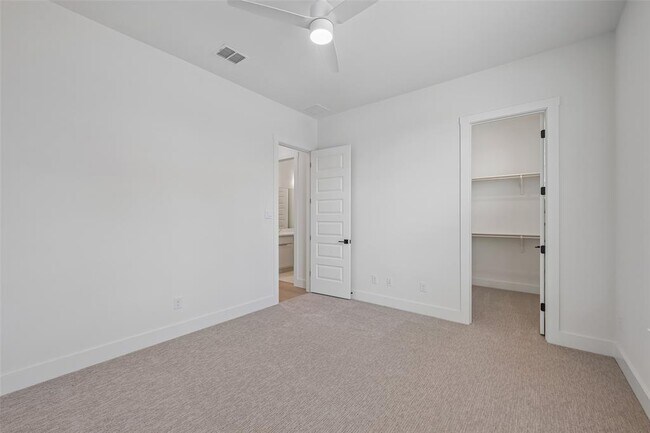 Building Photo - 4908 Turquesa Dr