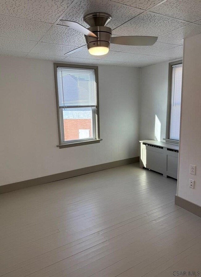 Building Photo - 1727 Scalp Ave