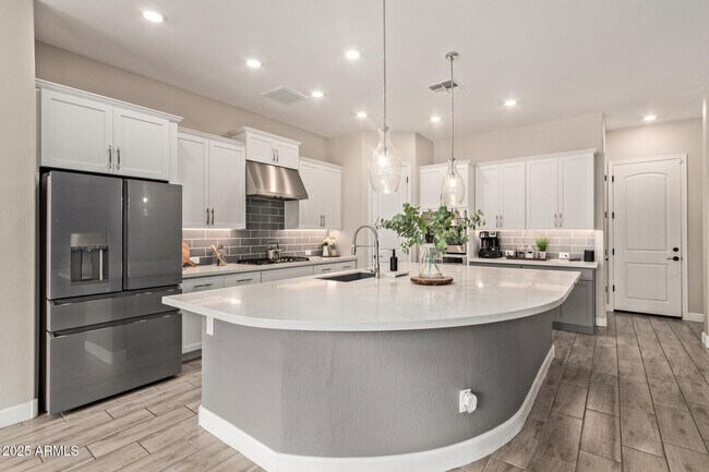 Building Photo - 11807 W Pkwy Ln