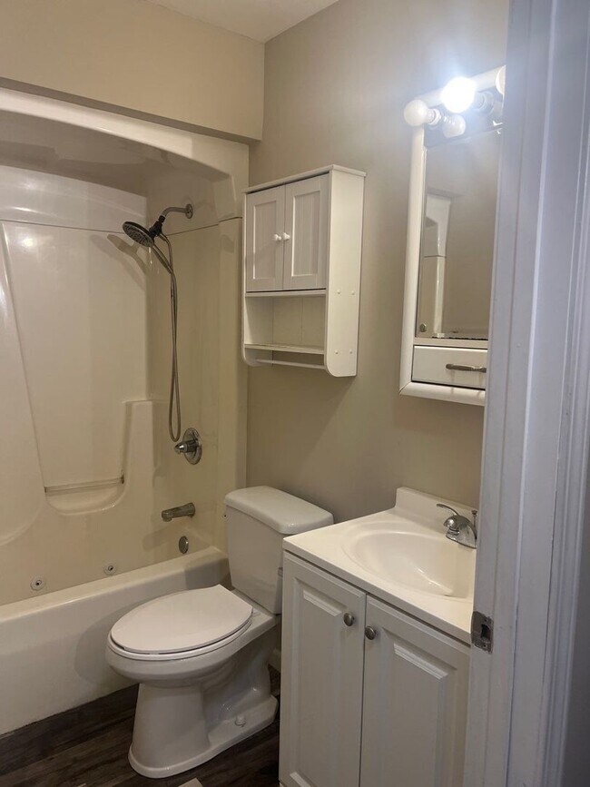 Building Photo - 3334 Michigan St