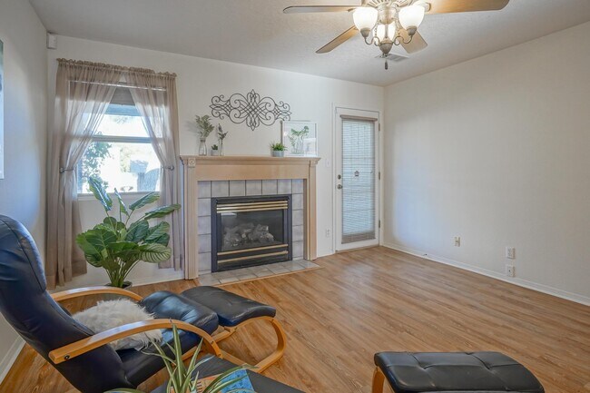 Building Photo - 3146 Chama Meadows Dr NE