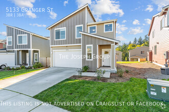 Building Photo - 3 bed/2.5 bath haven in Bremerton!