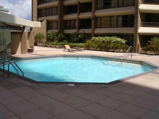 Heated swimming pool - 1778 Ala Moana Blvd