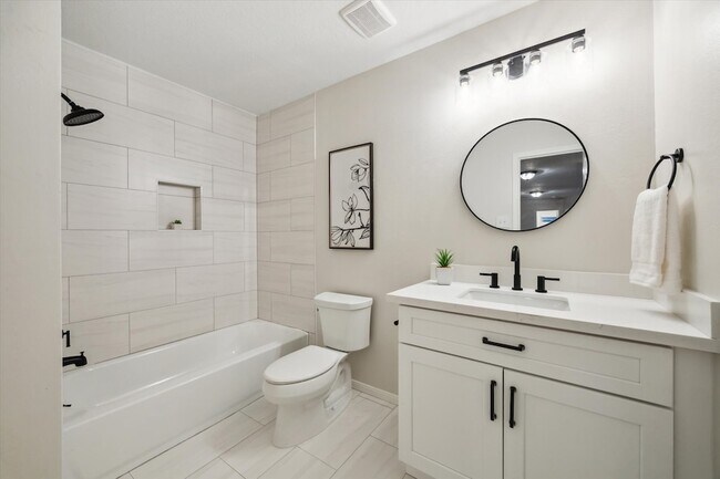Building Photo - 2350 Seamist Cir